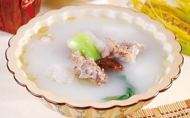 骨折后喝骨頭湯好不好？骨折后喝骨頭湯加快痊愈嗎？(1)