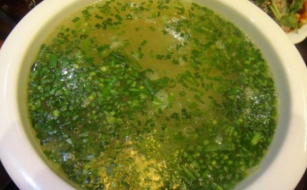 韭菜熬水的功效與作用有哪些？韭菜熬水的功效是什么？(1)