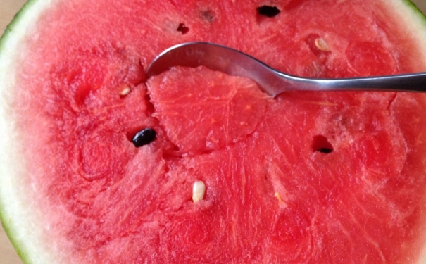 夏天吃什么水果可以降火？夏天上火吃什么能降火？(1)