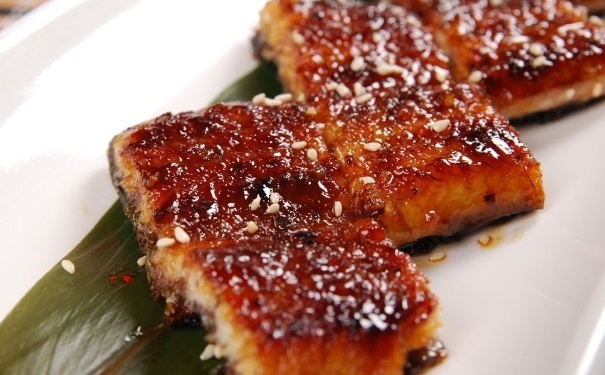 鰻魚有什么營養(yǎng)價值？哪些人要多吃鰻魚？(1)