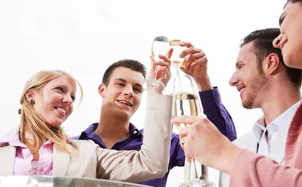 經(jīng)常醉酒有哪些危害？吃什么可以解酒？(1)