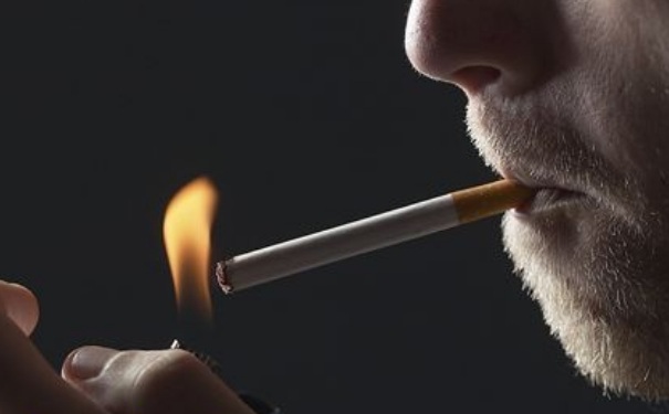 喝茶對(duì)抽煙的人有好處嗎？抽煙的人喝茶可以抗癌？(1)