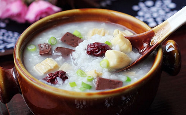 吃什么排出體內(nèi)毒素？排毒吃什么食譜推薦？(1)