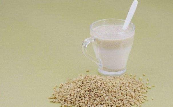 牛奶燕麥減肥粥怎么做？牛奶燕麥有何功效？(1)