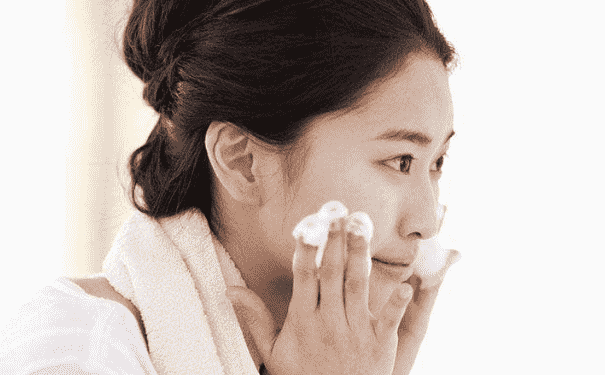卸妝用洗面奶可以嗎？化妝用洗面奶卸妝干凈嗎？(1)