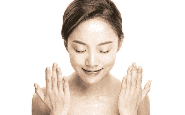 如何按摩提升護(hù)膚效果？怎么做面部肌膚按摩？(1)