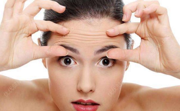 女性怎樣預(yù)防臉上的皺紋？臉上長(zhǎng)皺紋了怎么辦？(1)