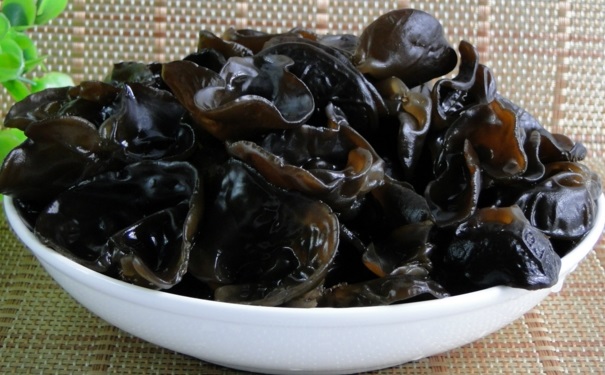 女人抗衰老適合吃什么食物？女人吃什么食物養(yǎng)顏效果好？(1)