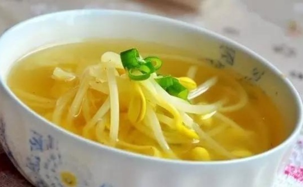 鼻子上長(zhǎng)痘痘吃什么好？鼻子上長(zhǎng)痘痘吃什么水果？(1)