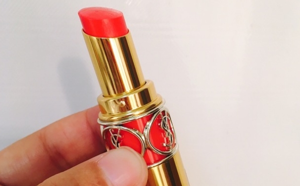 ysl是什么牌子？ysl圣羅蘭是什么檔次？(1)