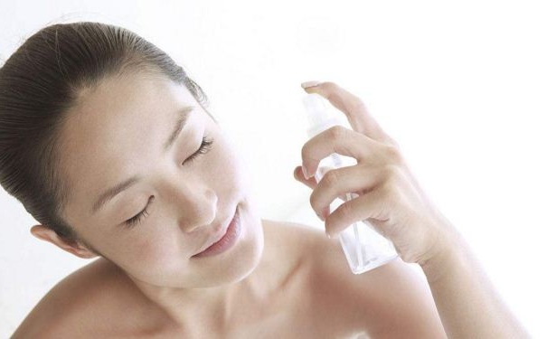 護(hù)膚品該怎么使用？皮膚應(yīng)該要怎么保濕？(1)