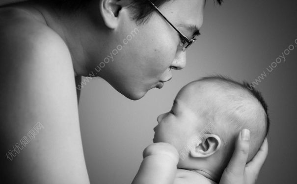 嬰幼兒的胎毛要怎樣修理？給寶寶洗頭要注意什么問題？(2)