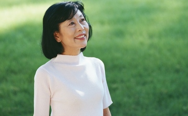 化妝品會影響更年期健康？女性更年期要補充什么營養(yǎng)？(1)