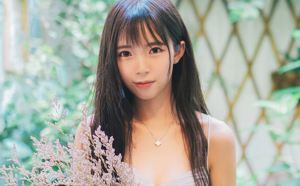 來月經(jīng)下面疼怎么回事？按摩、敷貼都可以？(1)