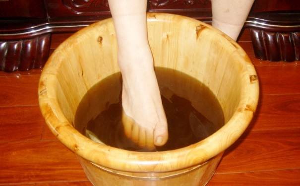 泡腳養(yǎng)生的秘訣有哪些？泡腳加這些東西效果好(1)