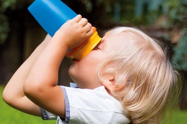 嬰幼兒吹空調(diào)要注意哪些問題？嬰幼兒喝水要注意什么問題？(2)