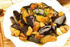 茄子燉土豆的做法是怎樣的？茄子燉土豆怎么做？[圖]