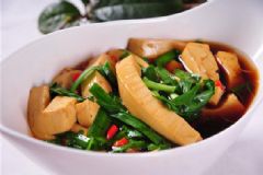韭菜燉豆腐怎么做？韭菜燉豆腐的做法[圖]