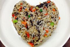 紫菜炒飯?jiān)趺醋?？韓國(guó)紫菜炒飯的做法[多圖]