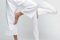 單腳站立一分鐘有什么好處？單腳站立養(yǎng)生法是怎樣的？[圖]