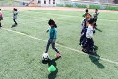 踢毽子練足球怎么練？足球踢毽子練習(xí)法[圖]
