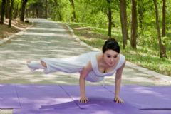 產(chǎn)后練瑜伽有什么好處？產(chǎn)后練瑜伽有什么注意事項？[圖]