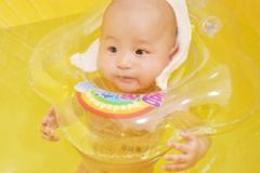 嬰兒游泳多長時間合適？嬰兒游泳可以游多久？[圖]