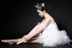 學芭蕾的好處有哪些？學芭蕾舞的最佳年齡[多圖]