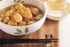 大蒜泡酒是喝酒還是吃蒜？大蒜泡酒有什么功效？[多圖]