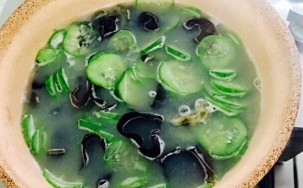 黃瓜木耳湯怎么做？黃瓜木耳湯的做法是什么？(1)