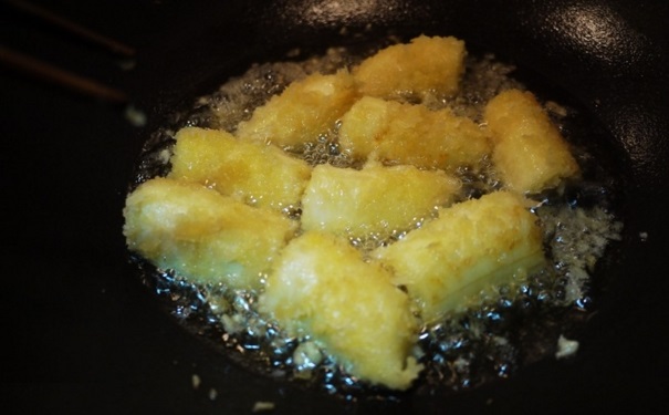 酥炸香蕉的做法是什么？怎么制作好吃的酥炸香蕉？(1)