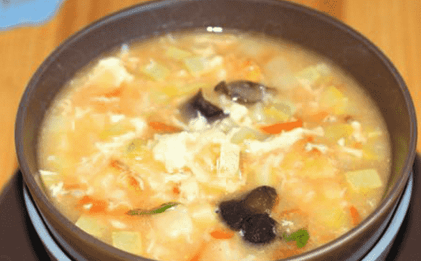 如何制作美味的疙瘩湯？疙瘩湯可以搭配哪些食材？(1)