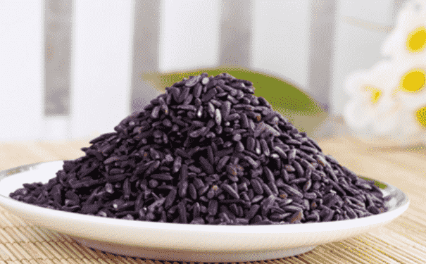 紫米的常見吃法有什么？紫米八寶飯?jiān)趺醋觯?1)