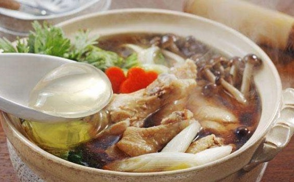 冬季進(jìn)補(bǔ)雞湯加什么料好？冬季喝雞湯加哪些食材更營(yíng)養(yǎng)？(1)