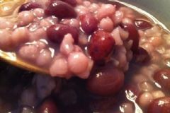 紅豆薏米粥吃多了會怎么樣？紅豆薏米粥可以喝多少？[圖]
