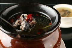 清燉烏雞湯的最佳做法  哪些人群不宜吃烏雞湯？[圖]