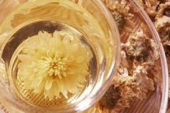 春季喝菊花茶有哪些好處？春季喝菊花茶要注意些什么？[圖]