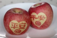 為什么只有中國人平安夜會吃蘋果？平安夜在中國什么時候開始流行？[多圖]