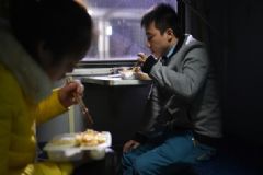 晚飯吃太晚會有什么后果？健康晚餐的飲食要注意什么？[圖]