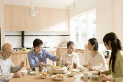 家庭飲食中存在哪些誤區(qū)？日常哪些飲食習(xí)慣比較健康？[圖]