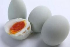 咸的鴨蛋有什么好處？吃咸鴨蛋注意事項(xiàng)有哪些？[圖]