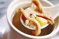 調(diào)理女性宮外孕的膳食有哪些？女性出現(xiàn)宮外孕有什么原因？[圖]