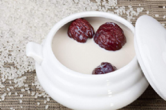 最適合老年人補(bǔ)鈣食譜有哪些？老年人補(bǔ)鈣要注意哪些誤區(qū)？[圖]