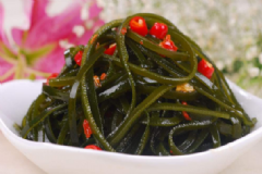皮膚冒油應(yīng)該吃什么？哪些食物吃了能趕走油光滿面？[圖]