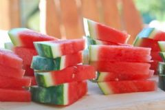 夏天吃西瓜有哪些好處？吃西瓜的禁忌人群有哪些？[圖]
