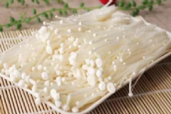 金針菇的營養(yǎng)價值都有哪些？吃金針菇要注意什么問題？[圖]