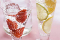 蘇打水飲料的作用有哪些？蘇打水有什么功效？[圖]