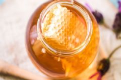 蜂蜜的主要營養(yǎng)有哪些？蜂蜜有哪些食療價(jià)值？[圖]