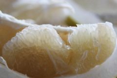 吃柚子能降膽固醇減少血栓嗎？吃柚子的好處和禁忌是什么？[圖]