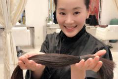 林依輪妻子為腫瘤病人捐發(fā)！長(zhǎng)發(fā)為愛(ài)而留！[多圖]